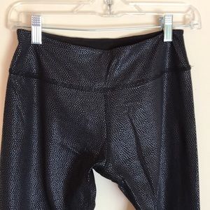 Beyond Yoga Shiny Glossy Snakeskin Black Legging M